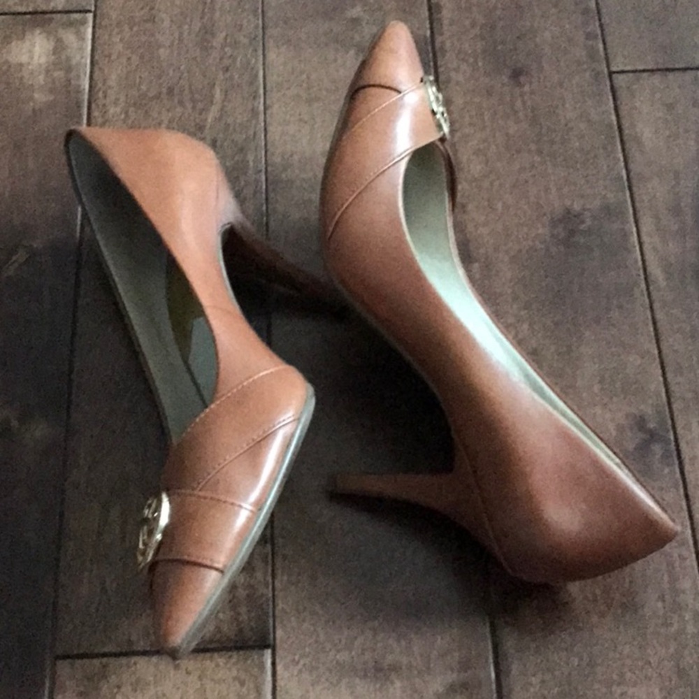 Michael Kors Carolina Leather Pumps- Tan-Size 9